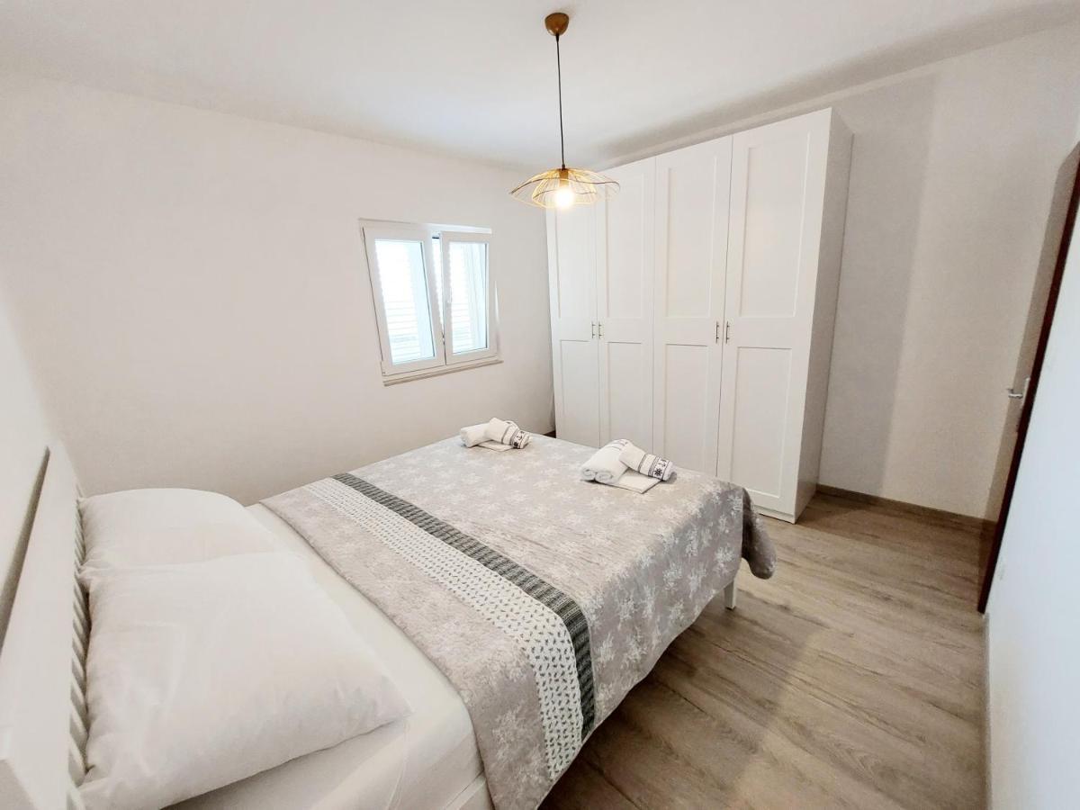 Luxury Sea View Apartment Jesenice  Exterior photo
