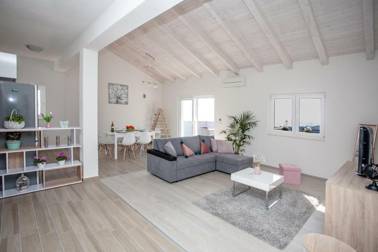 Luxury Sea View Apartment Jesenice  Exterior photo