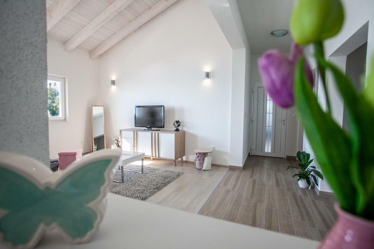 Luxury Sea View Apartment Jesenice  Exterior photo